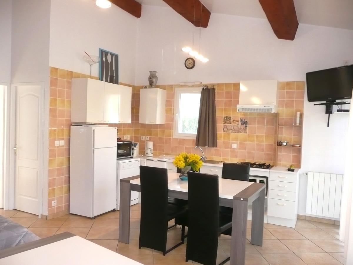 15Mn De Cannes, Villa La Soleiade , 3Gites 2-4 Pers Type T2, Climatises, Piscine, Au Lac De Saint-Cassien Var Montauroux Exterior foto