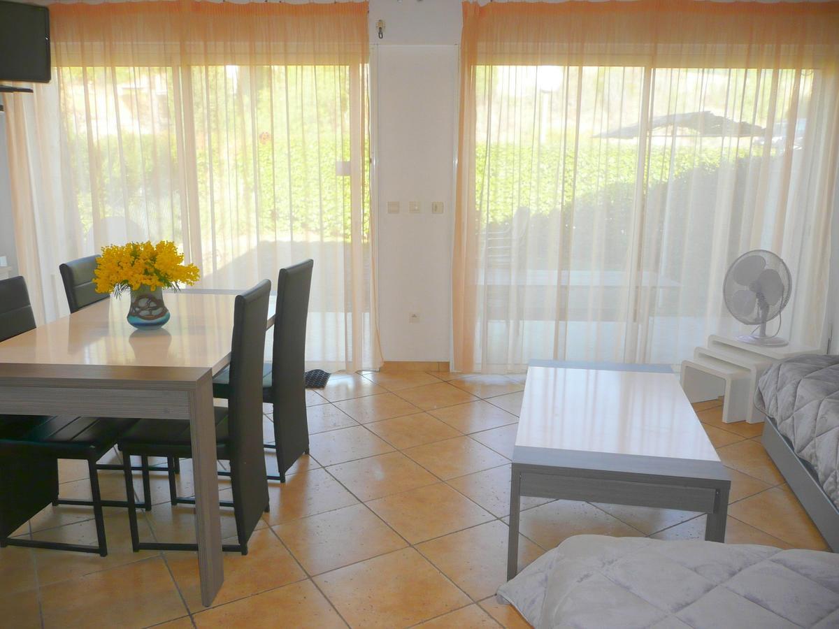 15Mn De Cannes, Villa La Soleiade , 3Gites 2-4 Pers Type T2, Climatises, Piscine, Au Lac De Saint-Cassien Var Montauroux Exterior foto